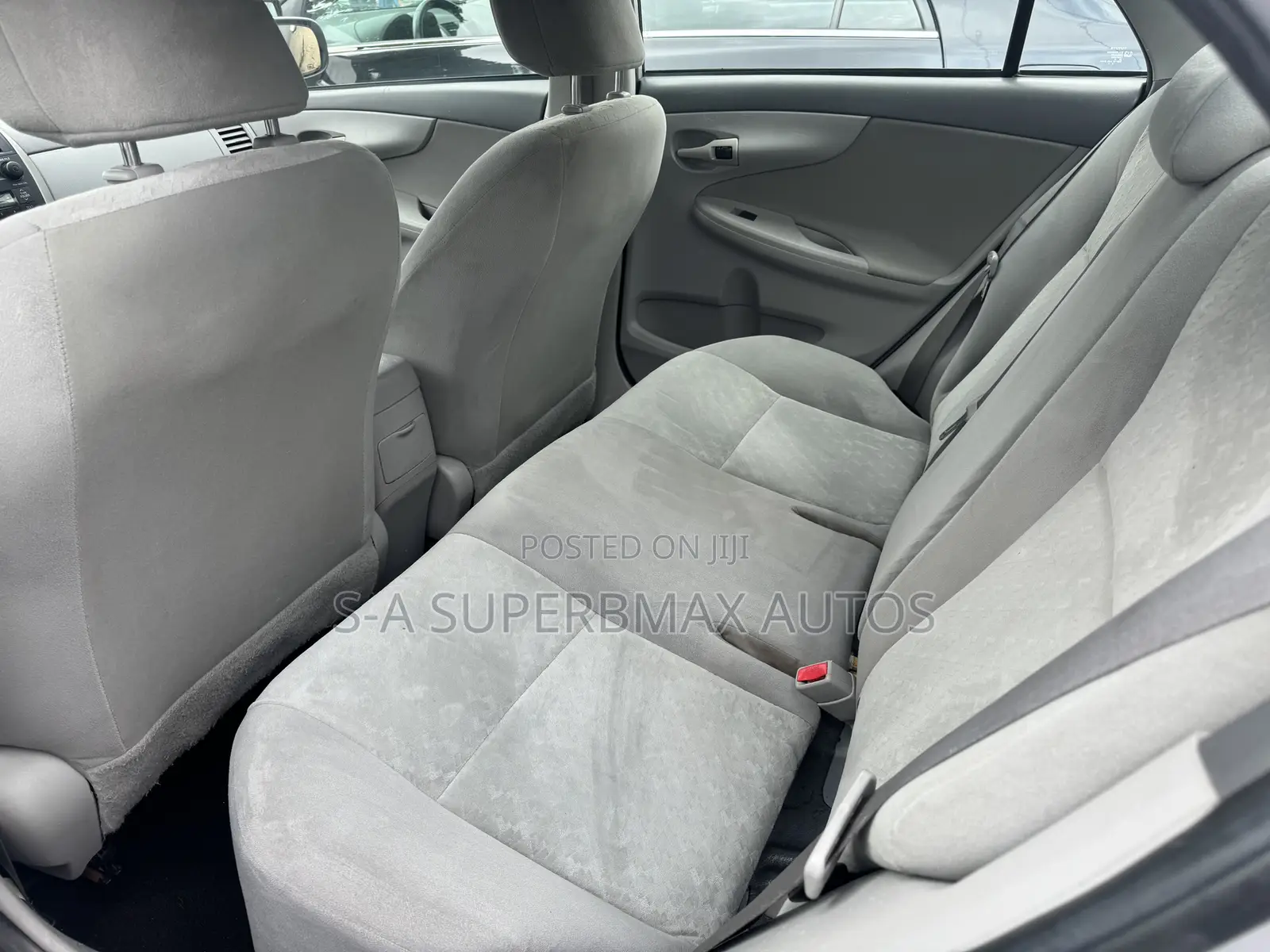 Toyota Corolla 2010 Silver