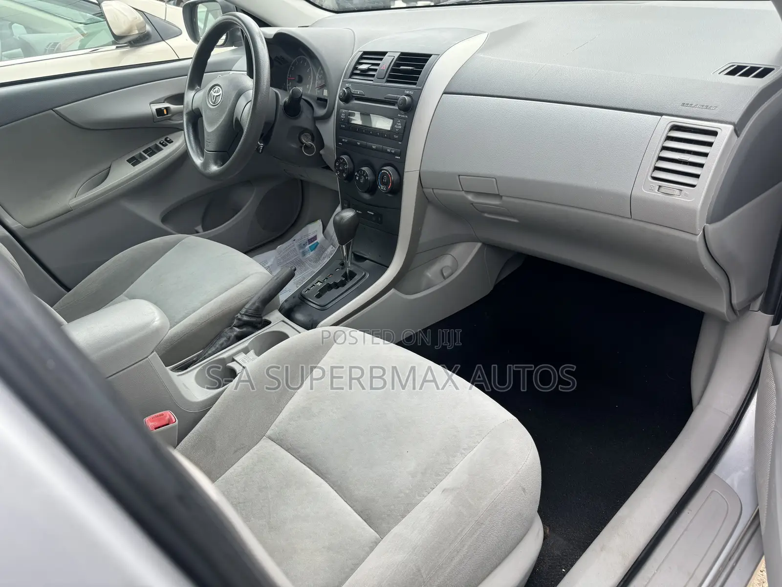 Toyota Corolla 2010 Silver