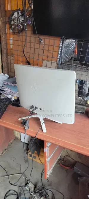 Desktop Computer HP AiO 20 4GB Intel Pentium HDD 1T