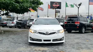 Toyota Camry SE 4dr Sedan (2.5L 4cyl 6A) 2013 White