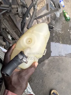 Water Can Volvo Xc90, S80, S60 2007