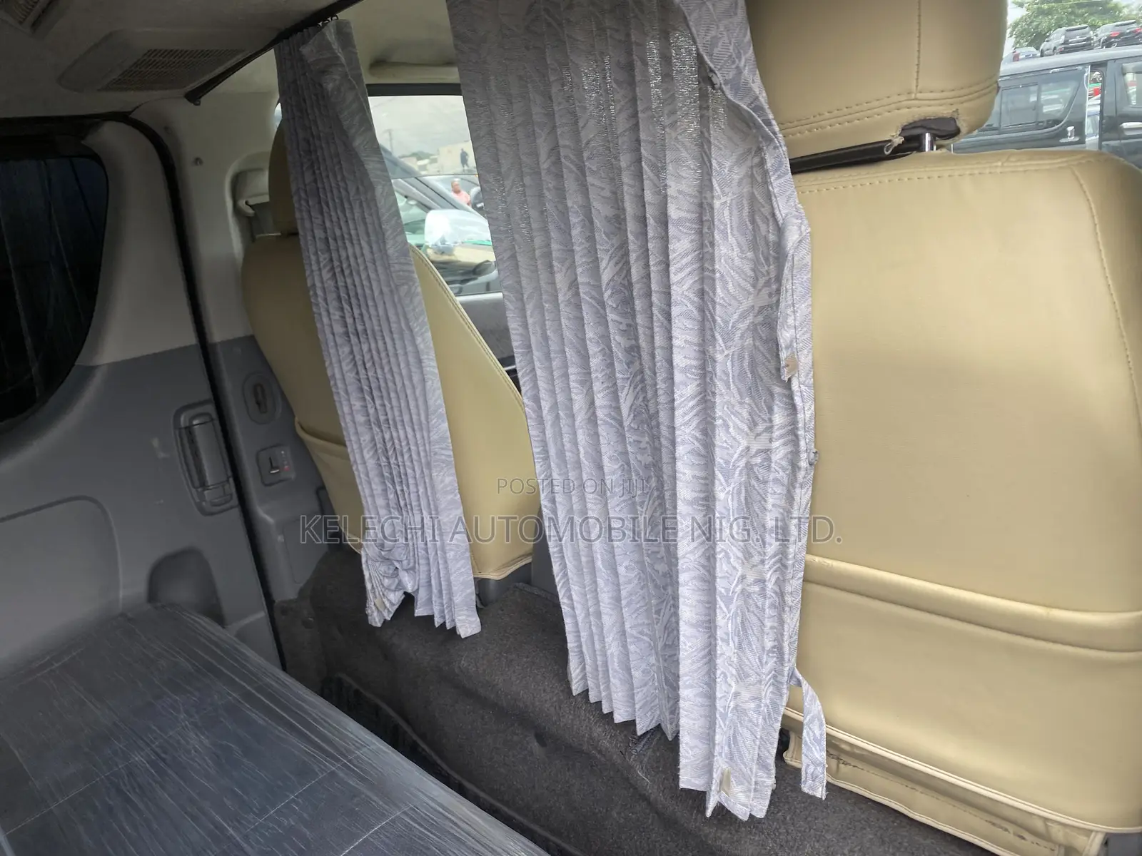 Toyota HiAce 2012 Silver