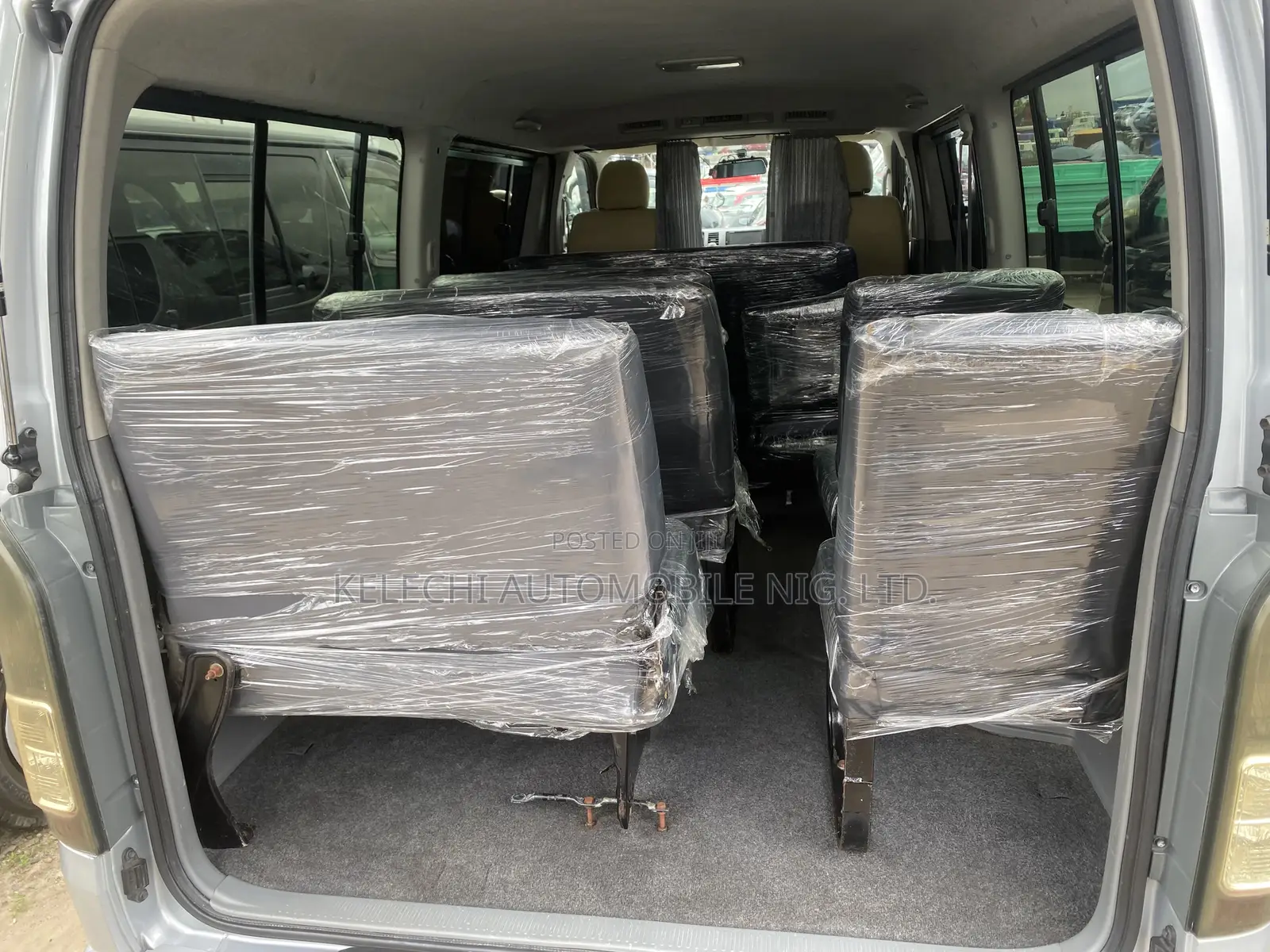 Toyota HiAce 2012 Silver