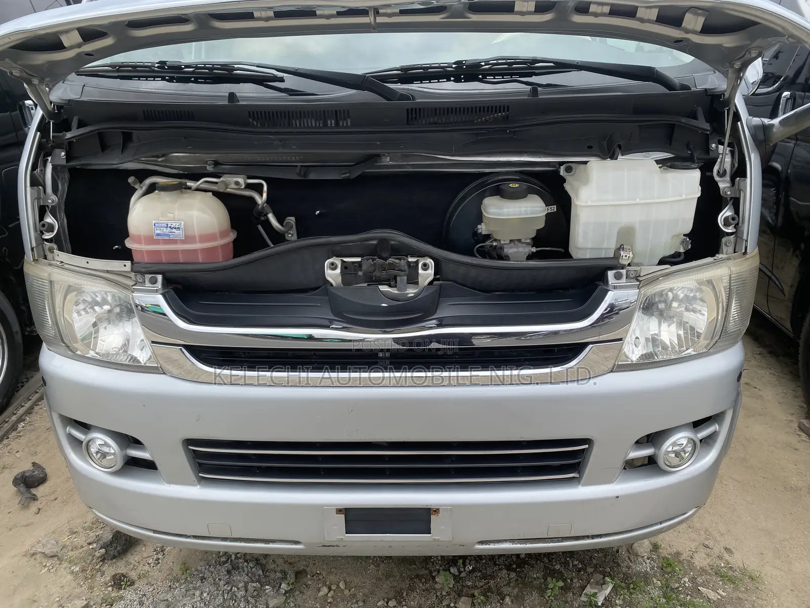 Toyota HiAce 2012 Silver