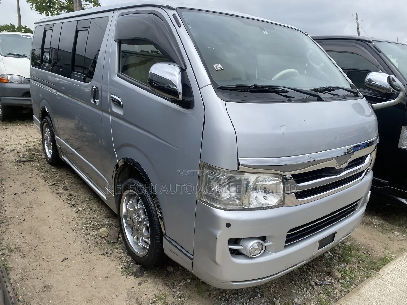 Toyota HiAce 2012 Silver