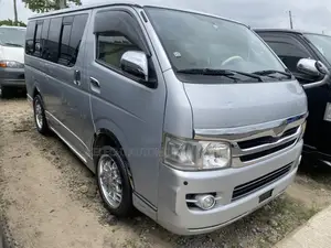Toyota HiAce 2012 Silver