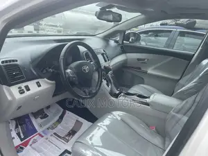 Toyota Venza 2011 White
