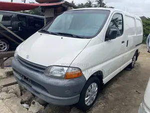 Toyota HiAce 2005 White