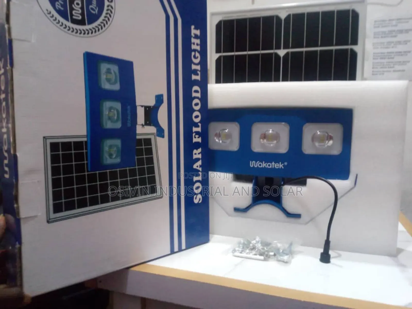Wakatek Floodlight With Solar Panel