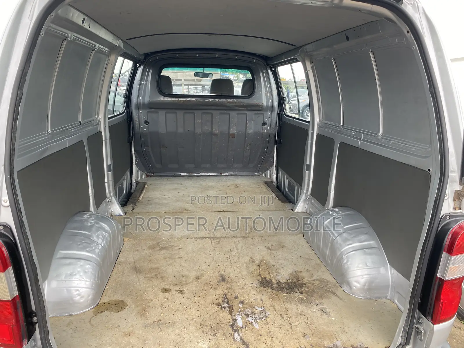 Toyota HiAce 2006 Grey