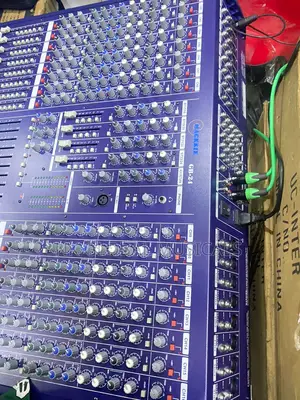 Mackie 24 Channel Direct Mixer With 4 Groups