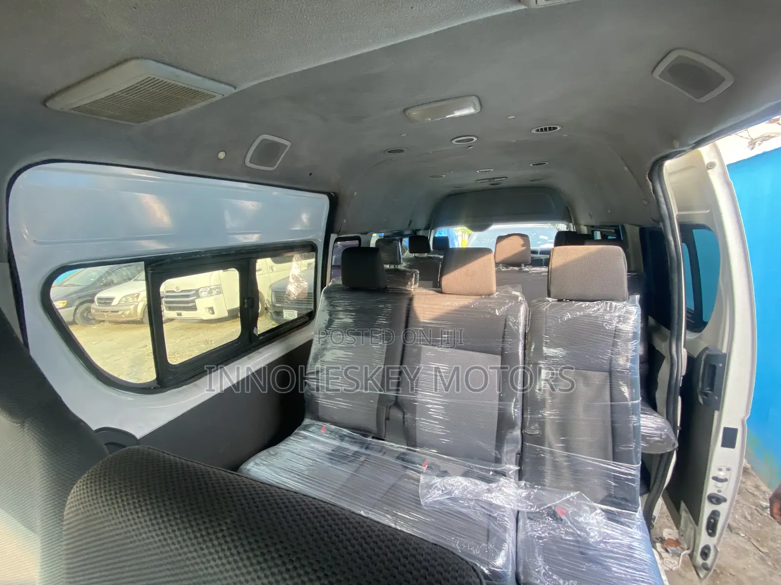 Toyota HiAce 2013 White