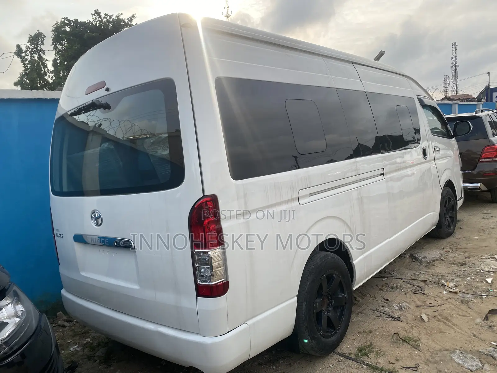 Toyota HiAce 2013 White