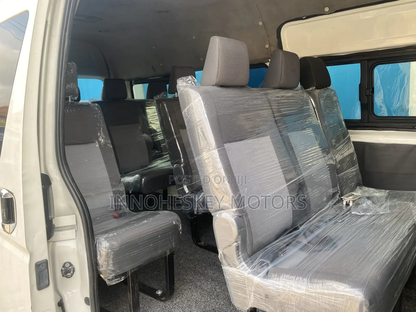 Toyota HiAce 2013 White