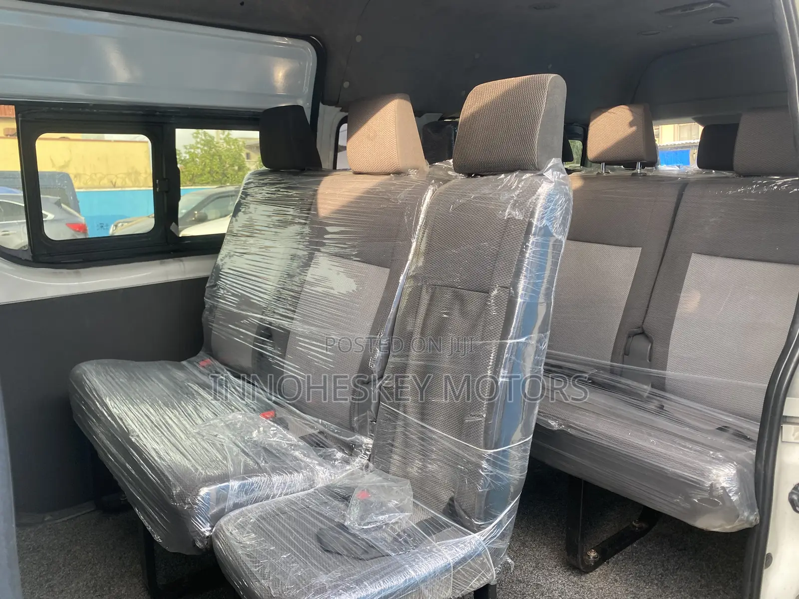 Toyota HiAce 2013 White