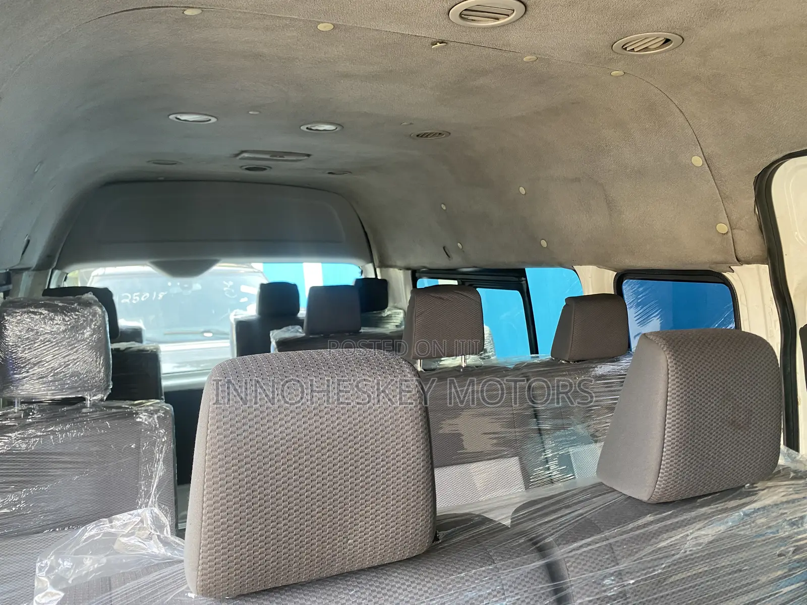 Toyota HiAce 2013 White