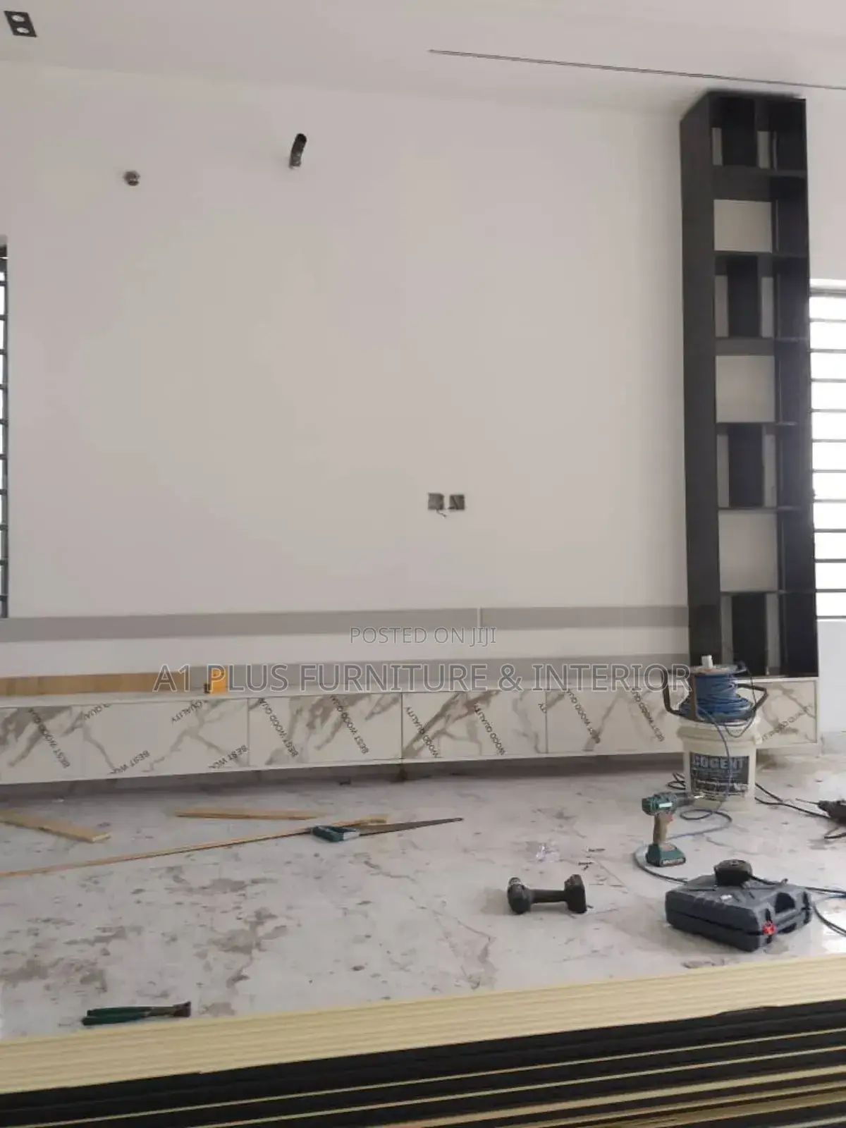 Tv Cladding With a Touch of Black With Marble Board