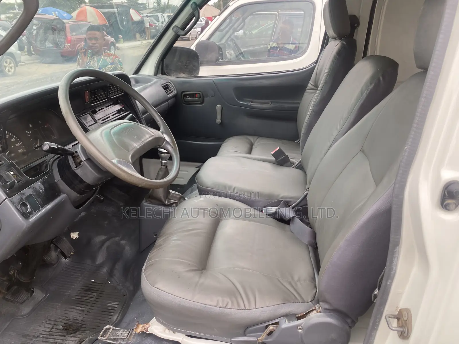 Toyota Grand HiAce 2000 White