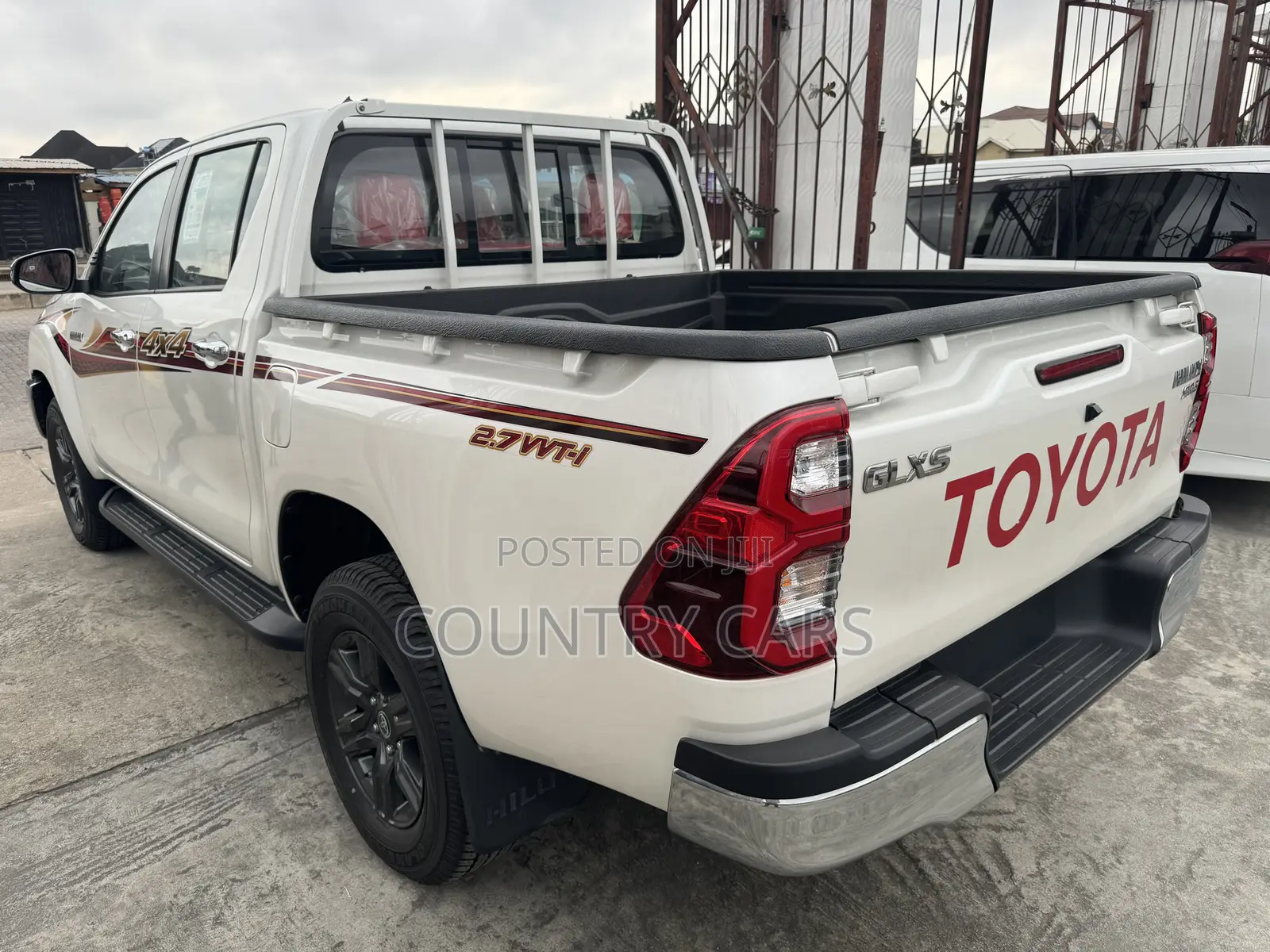 New Toyota Hilux 2022 White