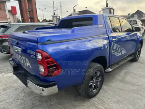 Toyota Hilux 2021 Blue
