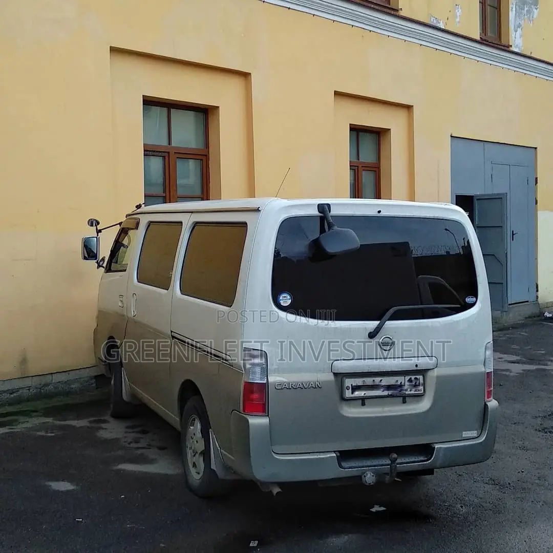 Nissan Caravan (Urvan) 2010 White