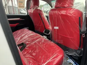 Toyota Hilux 2022 White