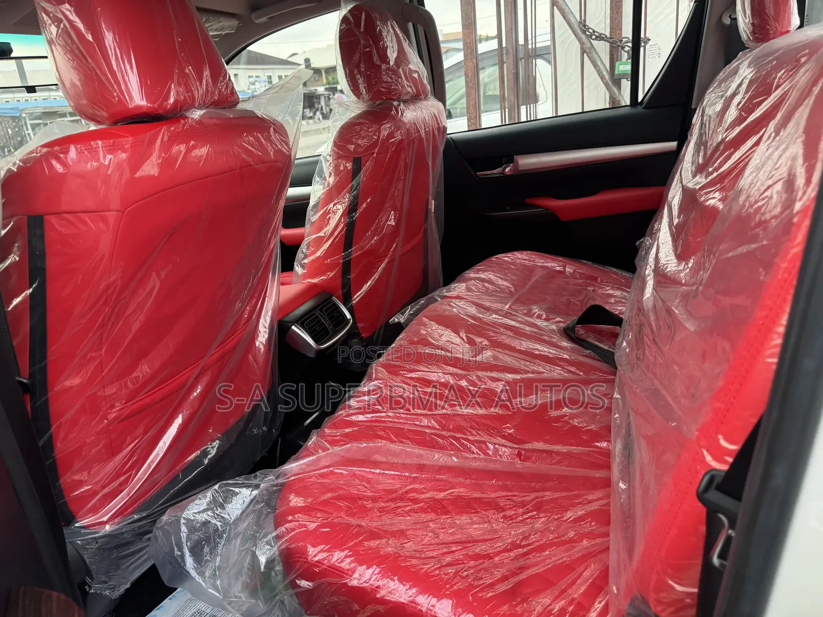 Toyota Hilux 2022 White