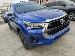 Toyota Hilux 2022 Blue