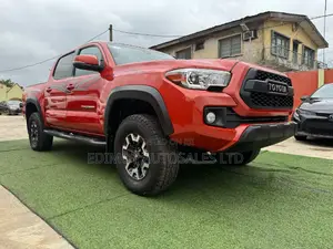 Toyota Tacoma 4dr Double Cab 2016 Orange