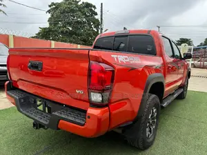Toyota Tacoma 4dr Double Cab 2016 Orange