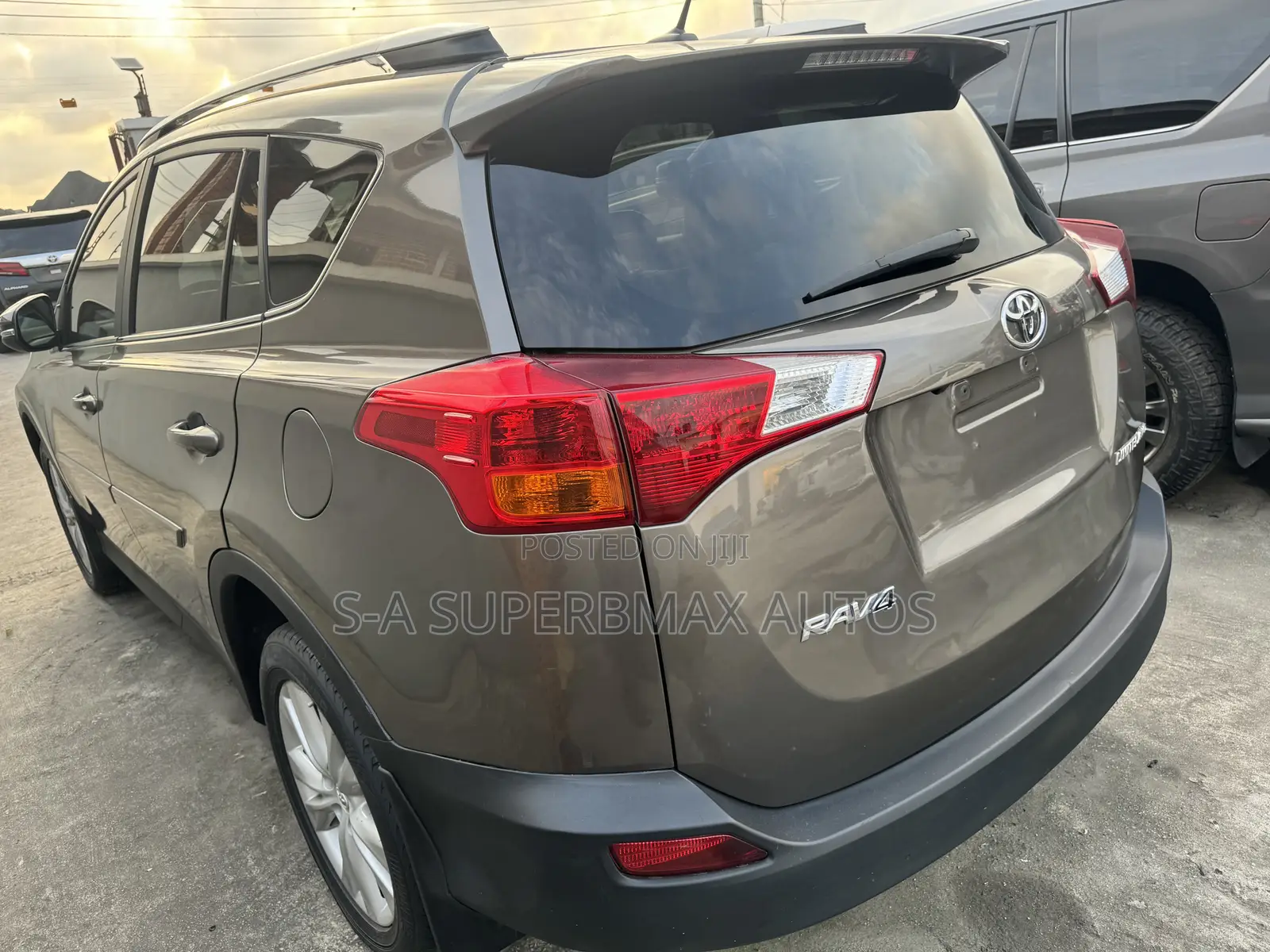 Toyota RAV4 2015 Brown