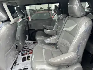Toyota Sienna 2015 Gray