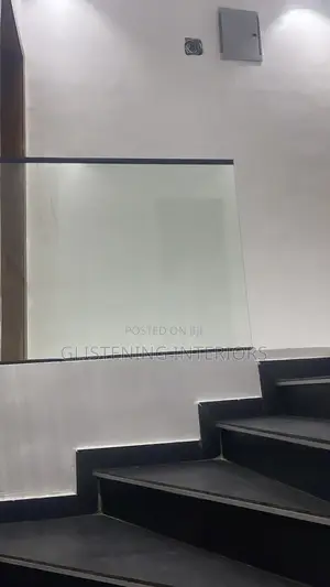 10mm Tempered Plain Glass Staircase