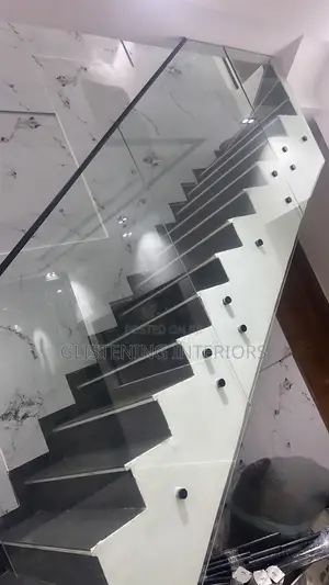 10mm Tempered Plain Glass Staircase