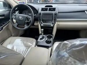 Toyota Camry L 4dr Sedan (2.5L 4cyl 6A) 2013 Gold