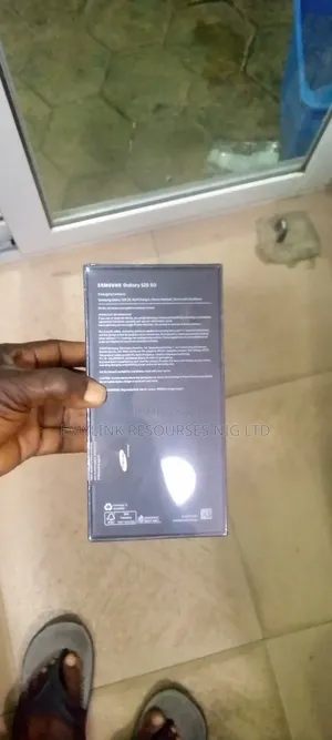 New Samsung Galaxy S20 128 GB Pink
