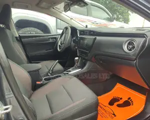 Toyota Corolla LE (1.8L 4cyl 2A) 2019 Blue