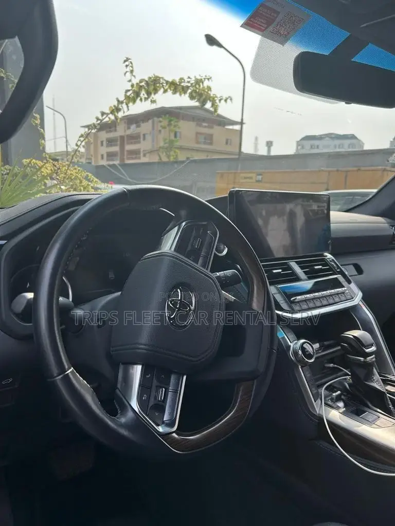Land Cruiser for Rent