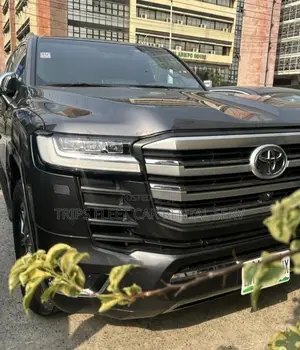 Land Cruiser for Rent