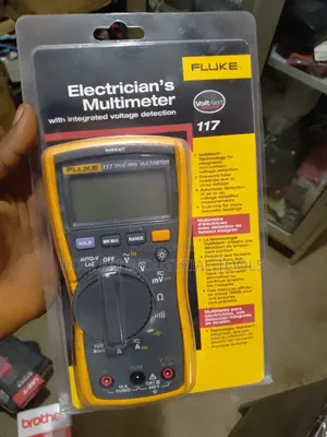 Fluke 117 Digital Multimeter