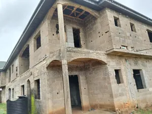 4bedroom Duplex With Numbers of 2bedrooms Flat