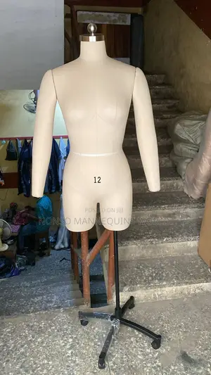 Size 12 Fully Pinnable Body Form With Detachable Arms