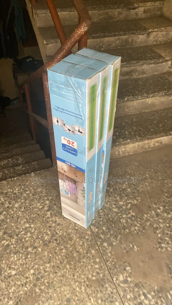 Single Pole Cloth Rack Display