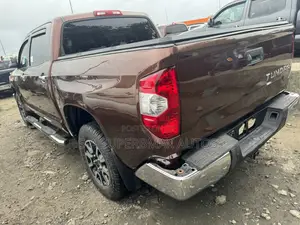Toyota Tundra 2017 Brown