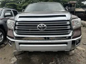 Toyota Tundra 2017 Brown