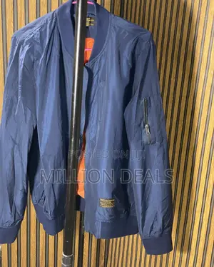 Luxury Men’S Simple Pull Up Jacket “L”