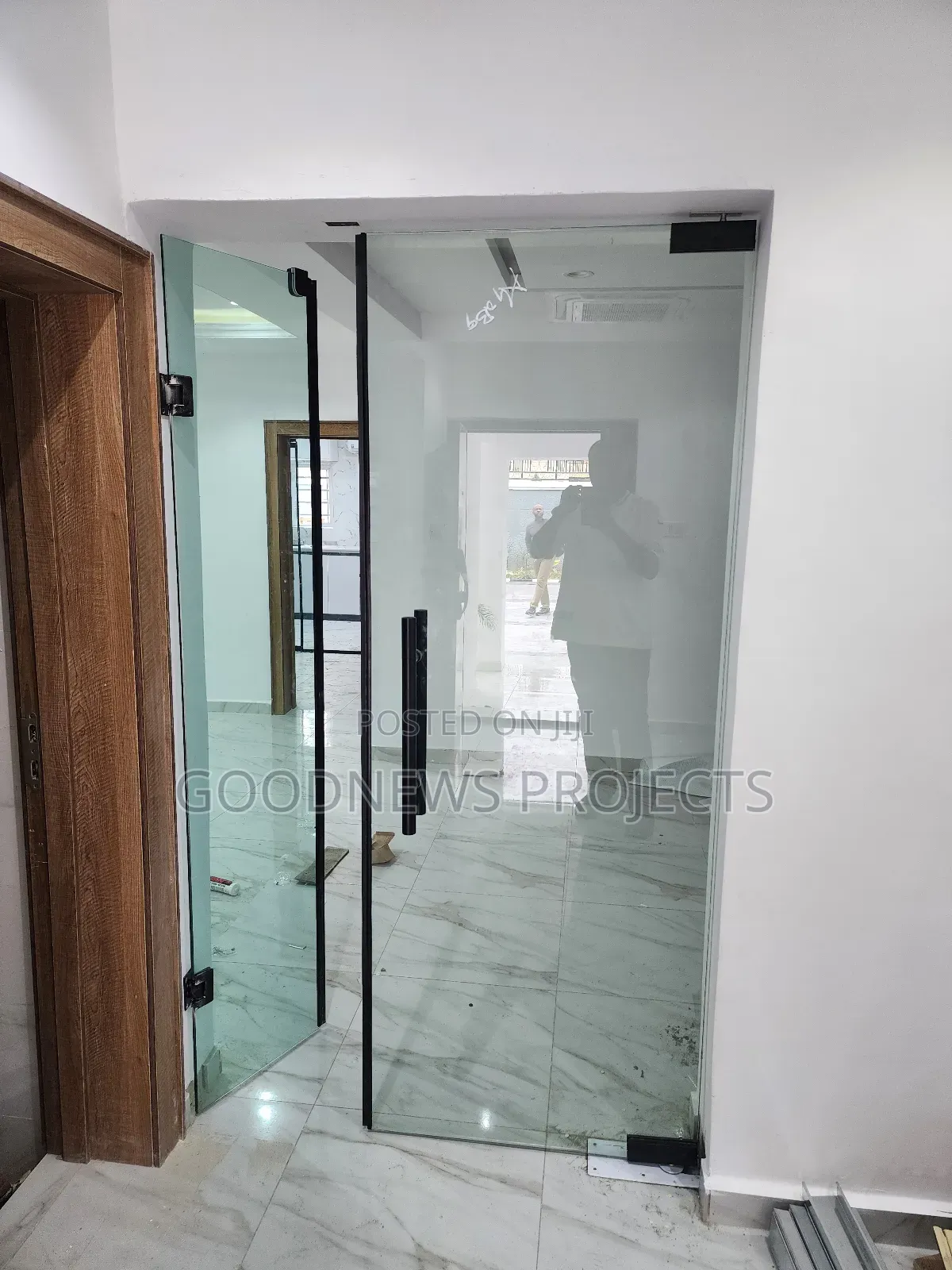 Frameless Reception Glass Door