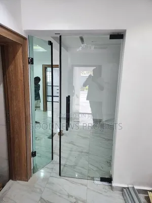 Frameless Reception Glass Door