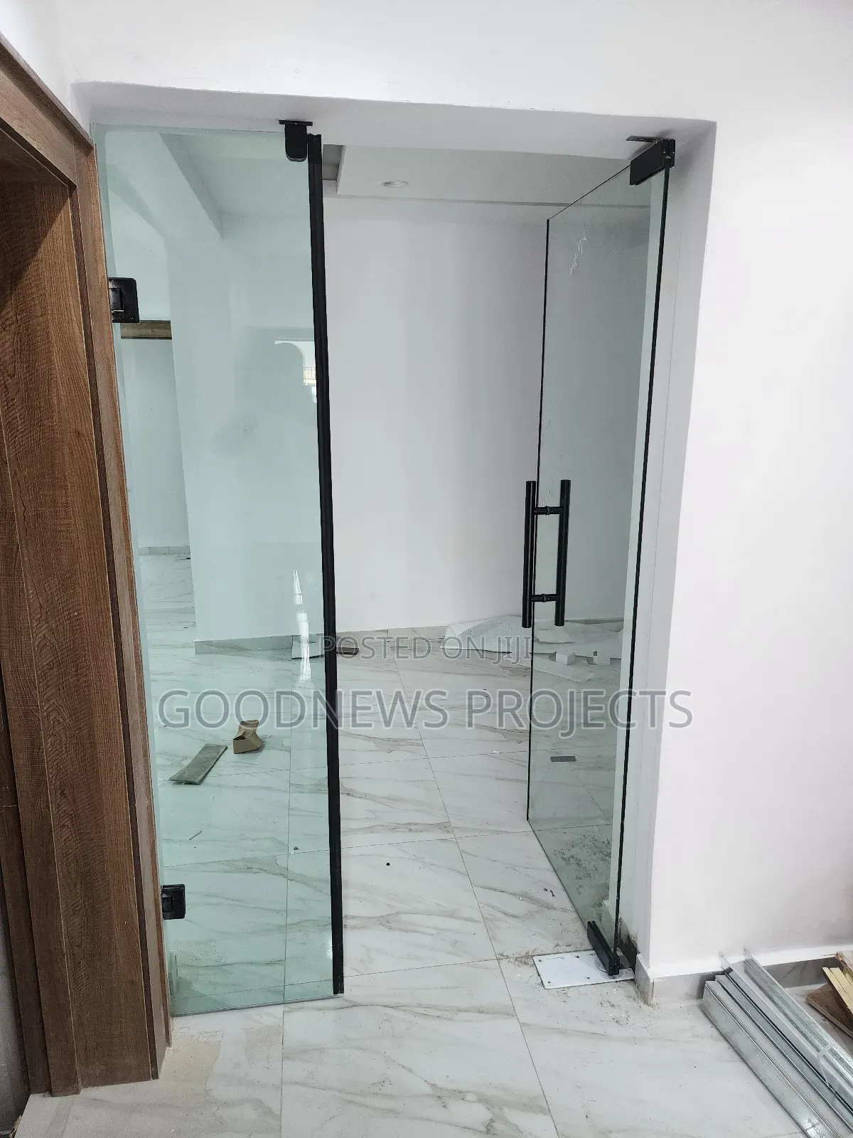 Frameless Reception Glass Door