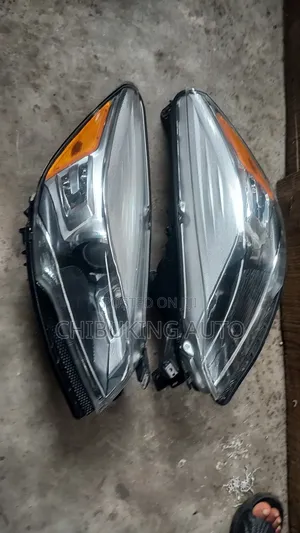Head Light Ford Escape 2014